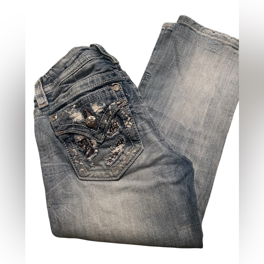 Miss Me, Light Wash, Mid-Rise Crop Jeans - Picture 3 of 7